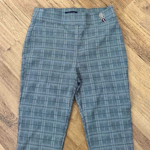 Tommy Hilfiger Women’s Ankle Plaid Gray Black Straight Pull on Pants Size 6 - Picture 4 of 10